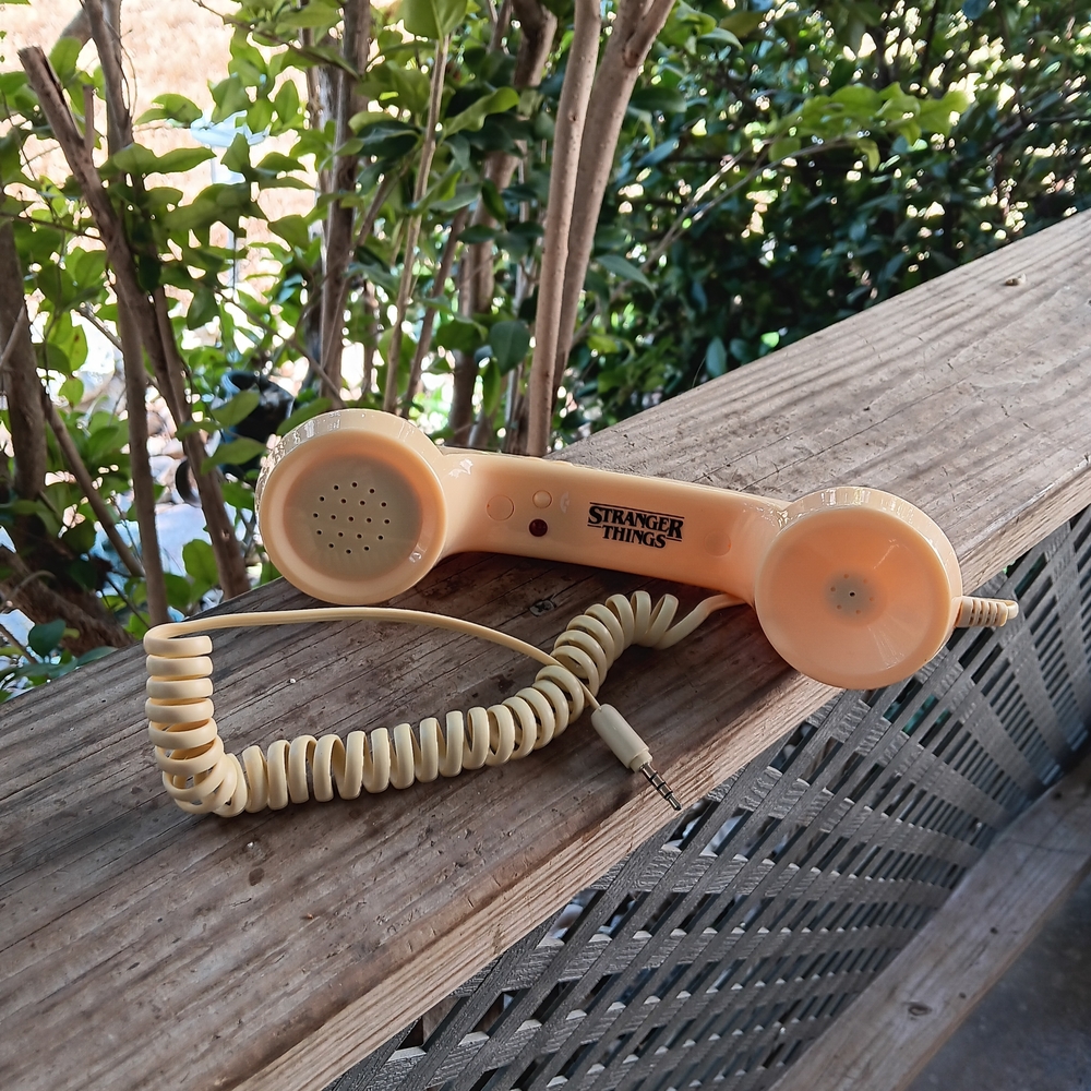 Stranger Things Retro Phone Handset Cell Phone Attachment Corded Licensed RARE